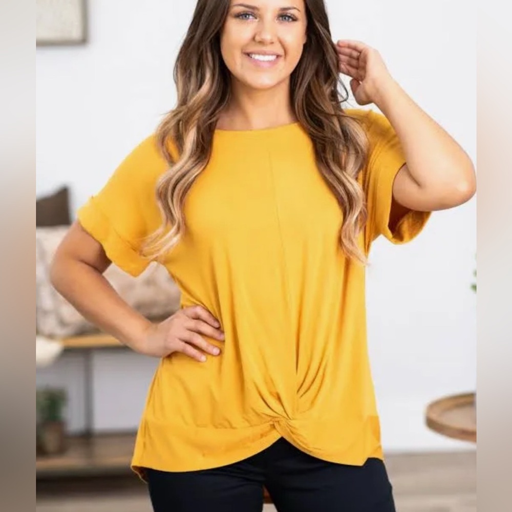 🌼 Zenana Mustard Yellow Twist-Knot Hem Top – Size 1X | NWT (No Tags) 🌼